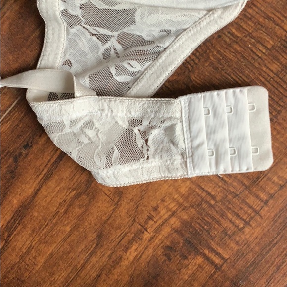 White underwire bra - Picture 2 of 4